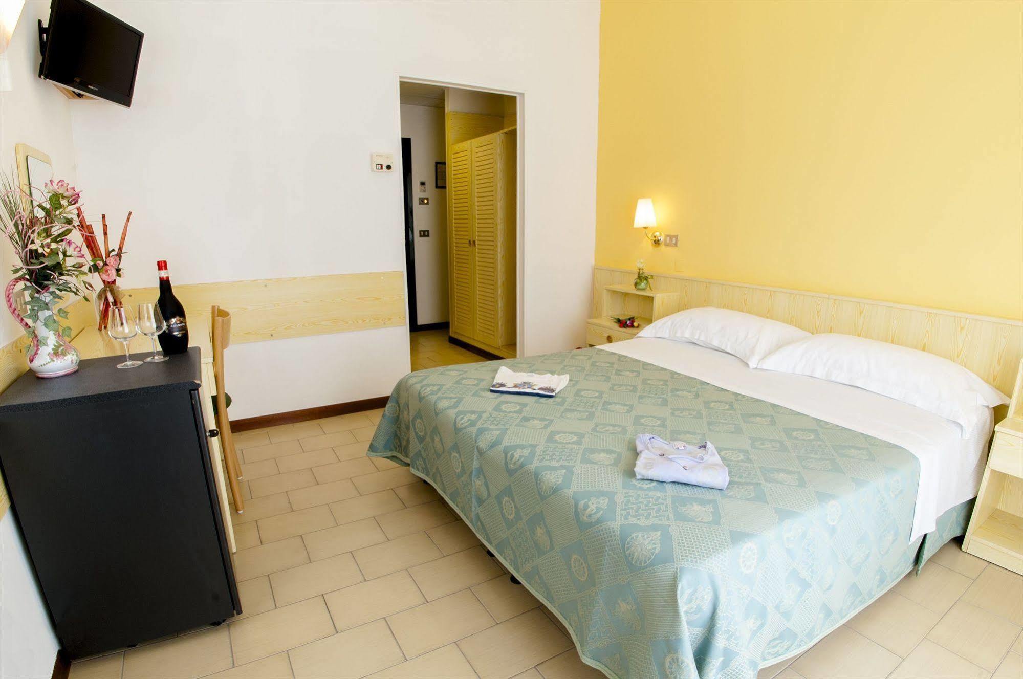 Clipper Hotel